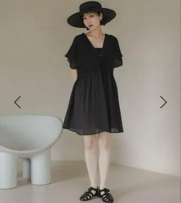 로리즈팜 셔링 튜닉 프렌치 슬리브