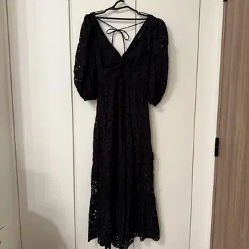 [ 미사용 택 포함 ] asos 펀칭 레이스 반팔 원피스 블랙 36