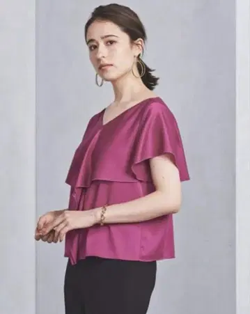 일본제 [ UNITED ARROWS ] 하프 프릴 숏 슬리브 블라우스 F