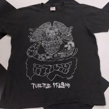TURTLE ISLAND 스컬 티셔츠 [미사용 새상품급]