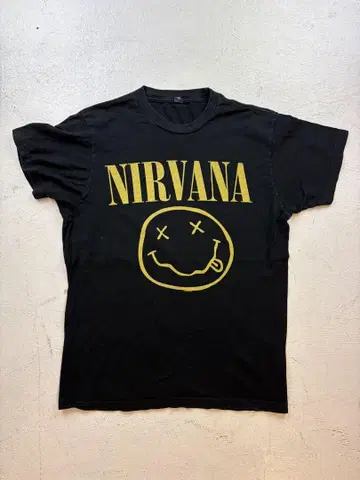 NIRVANA 스마일리 얼굴 티셔츠 M 사이즈 블랙 닐바나