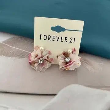 FOREVER 21 꽃 모티브 귀걸이
