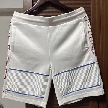 화이트 스트라이프 숏팬츠