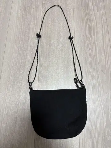 STRAIGHT 블랙 사코슈