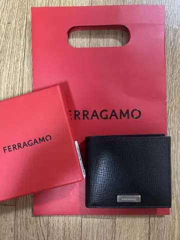 FERRAGAMO 접이식 지갑 블랙