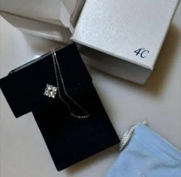 4C 목걸이 다이아몬드