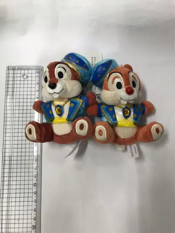 칩과 데일 봉제인형 배지