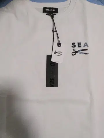 DENHAM AND SEA 화이트 T셔츠