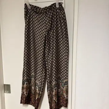 zara 새틴 와이드 팬츠 M 사이즈