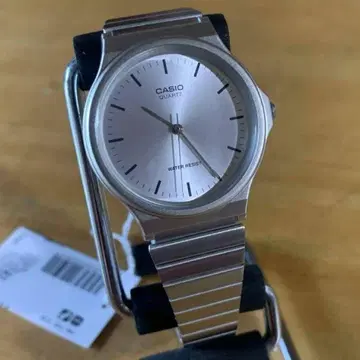 새상품 카시오 CASIO 쿼츠 남성용 손목시계 MQ-24D-7E 실버