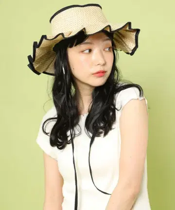 택 포함 새상품 프릭스스토어 카세리니 플리츠 햇 밀짚모자