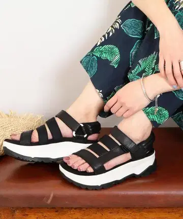 Teva 샌들 25cm 자모라