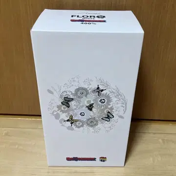 FLOR@ WHITE BE@RBRICK 400%