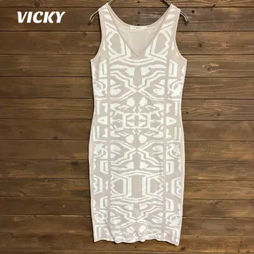 [ 비키 ] VICKY 기하학 패턴 슬리브리스 원피스 S