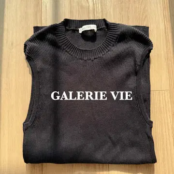 GALERIE VIE 슬리브리스 블랙
