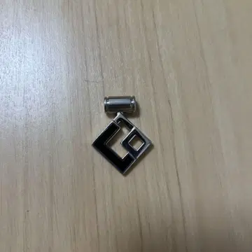 코란토테 목걸이 규정에 따라 펜던트 부분만 L 사이즈