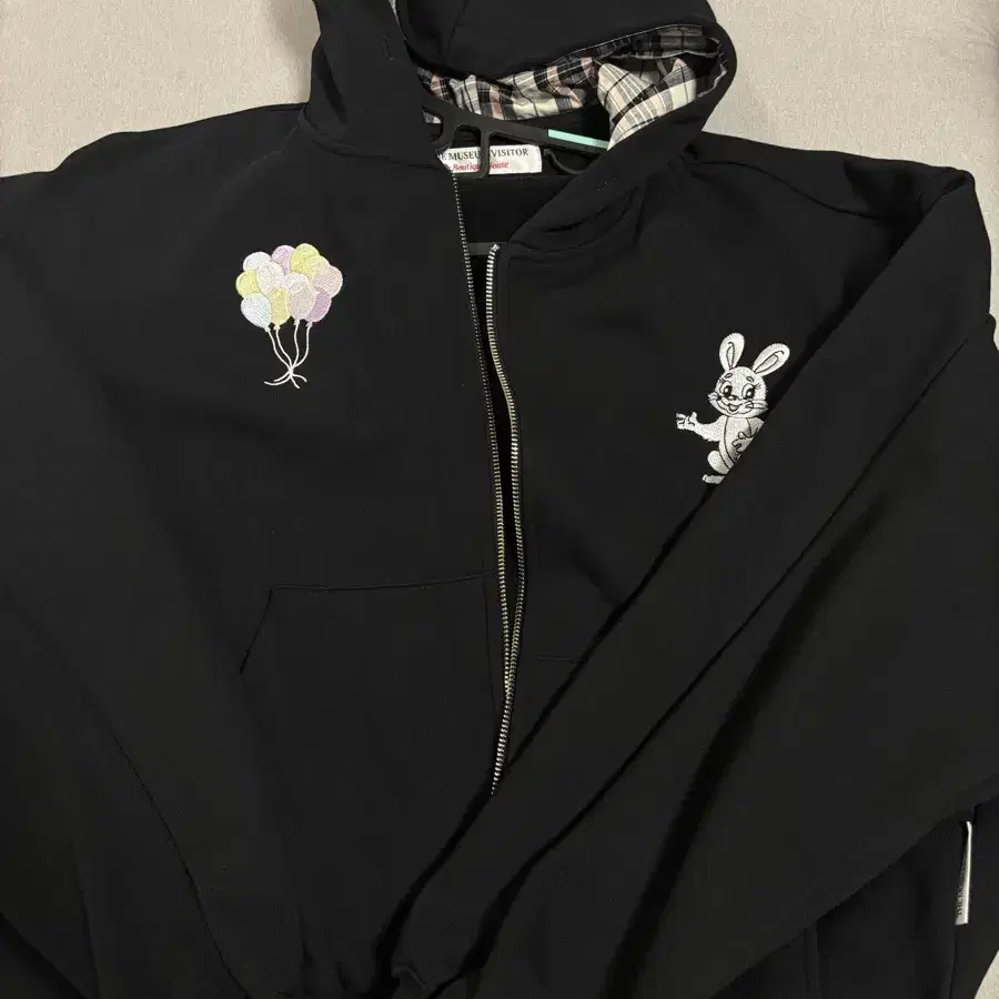 パーカー・フーディ THE MUSEUM VISITOR KNITTING EMBROIDERY HOODY 5JH951 74cb90be0e9d9.jpg
