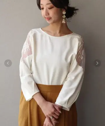 Noble 패치 레이스 숄더 블라우스 화이트 레이스 5부 소매