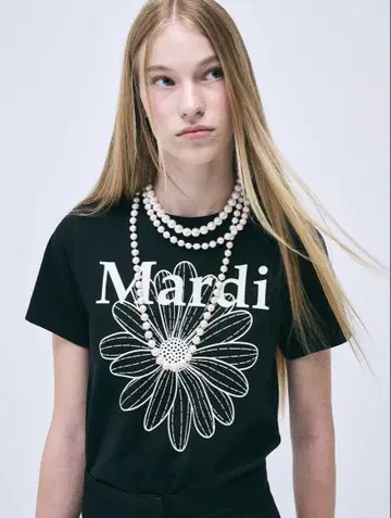 SLIM TSHIRT FLOWERMARDI 블랙 아이보리 티셔츠