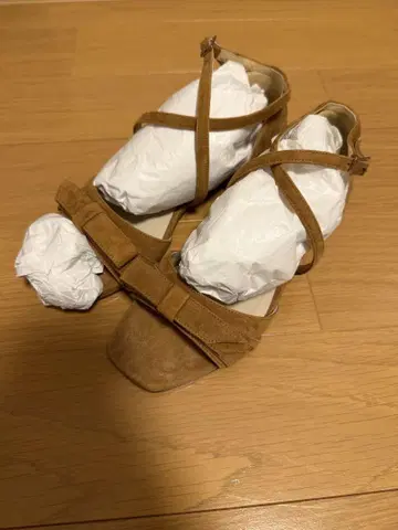 폭시 리본 샌들
