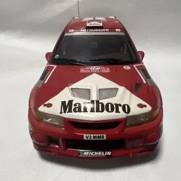 Mitsubishi Lancer Evolution 1/18