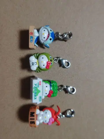 고토치 헬로키티 스트랩 4세트
