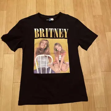 H&M 브리트니 티셔츠 2018