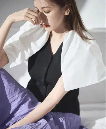 CELFORD 케이프 니트 베스트