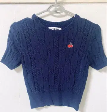 KIRSH 키르시 스몰 체리 크롭 반팔 니트