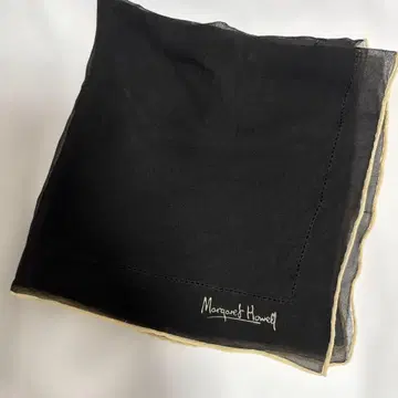 마가렛호웰 도트 무늬 스카프 블랙 43cm x 43cm