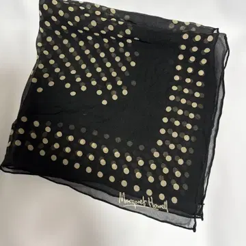 마가렛호웰 도트 무늬 스카프 블랙 43cm x 43cm