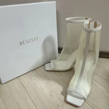 RESEXXY 화이트 오픈토 메쉬 부츠