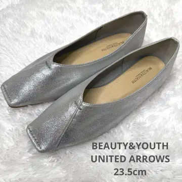 [ 새상품급 ] BEAUTY&YOUTH 플랫 실버 23.5 스퀘어토