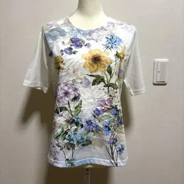 [Dorea] 고급 티셔츠 앞면은 엠보싱 패턴으로 되어 있습니다.
