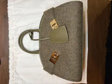 Ferragamo Hug