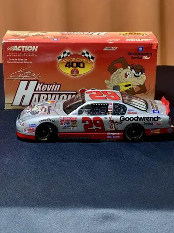루니툰 NASCAR 공식 1/24 스케일
