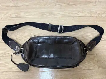 아니아리 가죽 바디백 다크 브라운 계열