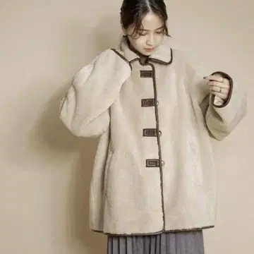 KBF 보아 코트 베이지