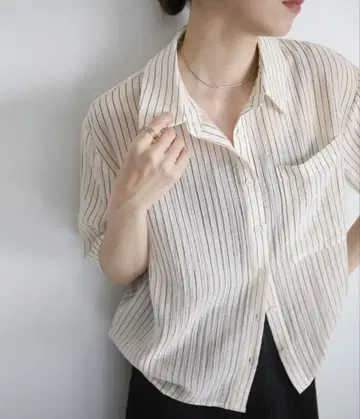 select MOCA 시어 스트라이프 숏 셔츠