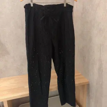 ZARA 자수 팬츠 블랙 M 사이즈