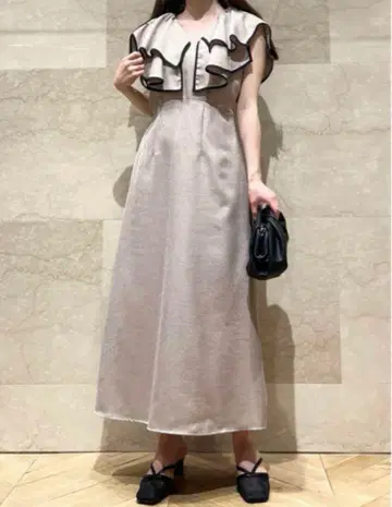 snidel 프릴 칼라 슬리브리스 원피스
