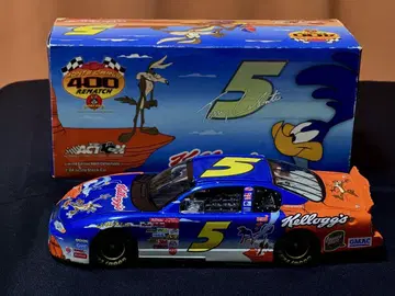 루니 툰 NASCAR 공식 1/24 스케일