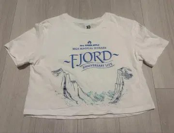 FJORD 크롭 로고 T셔츠 Mrs. GREEN APPLE 화이트
