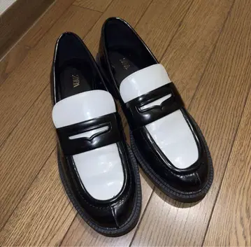 ZARA 콘트라스트 로퍼
