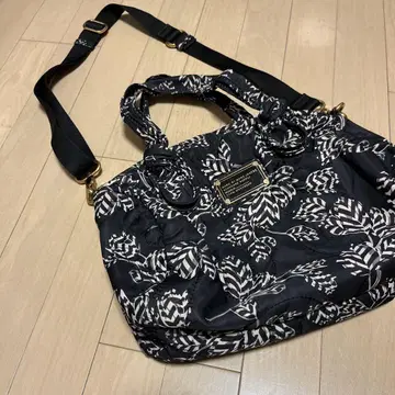 Marc Jacobs 네이비 잎사귀 패턴 마더백