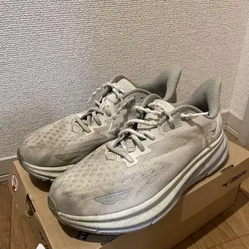 HOKA 호카 CLIFTON 9 WIDE 사이즈 10 2E 라이트 그레이