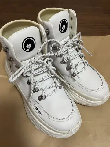 HYSTERIC GLAMOUR 화이트 하이컷 스니커즈