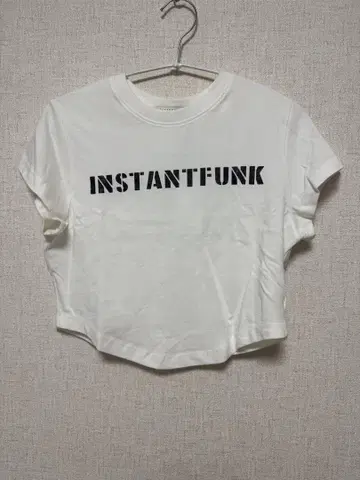 INSTANTFUNK 크롭 T셔츠 화이트