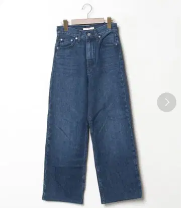 Levi's 다크 블루 스트레이트 데님