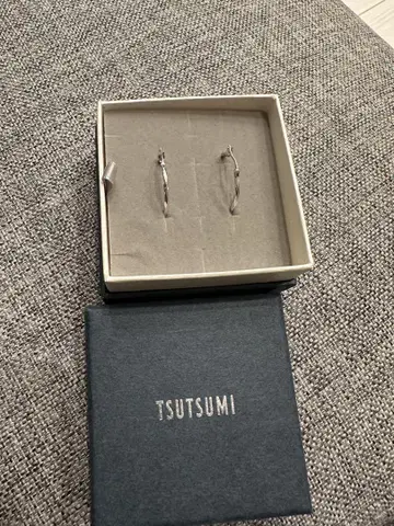 TSUTSUMI 10k 화이트 골드 후프 귀걸이